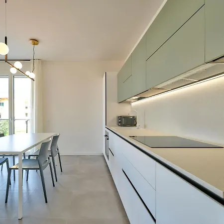 Apartmentsgarda - Residenza Vittoria شقة