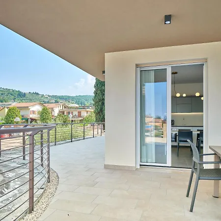 Apartmentsgarda - Residenza Vittoria شقة