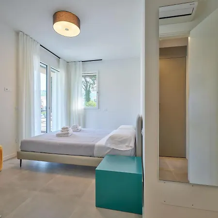 Apartmentsgarda - Residenza Vittoria شقة غارْدا
