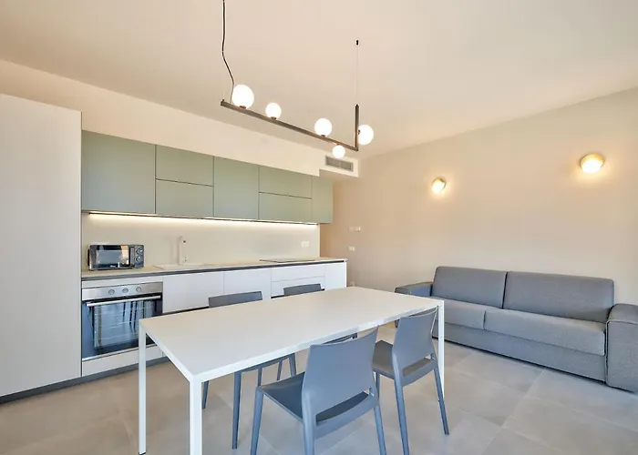 Apartmentsgarda - Residenza Vittoria * Garda (Verona)